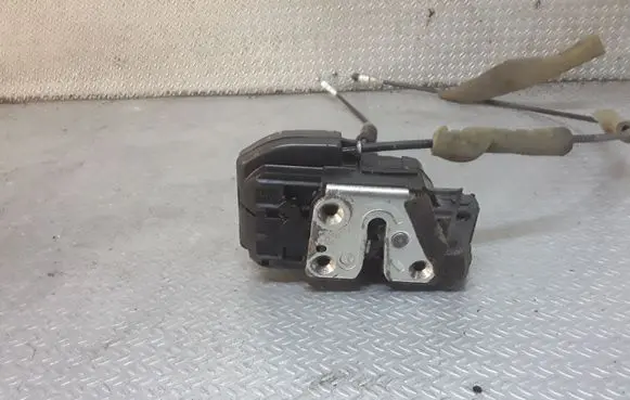 Renault Koleos I Rear door lock