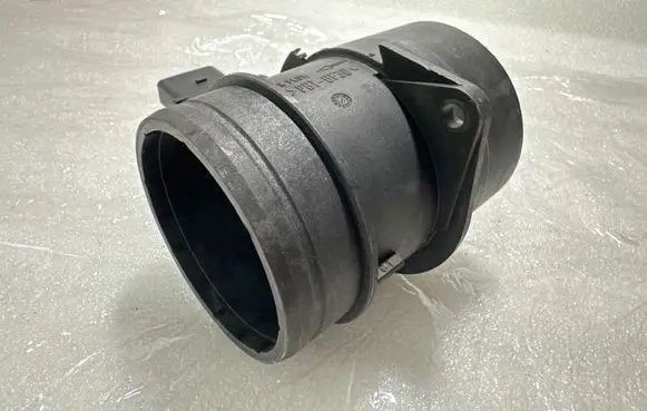 Audi A4 S4 B8 8K Mass air flow meter F00C2G7017