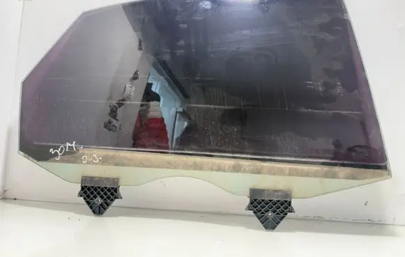 Audi A8 S8 D3 4E Rear door window glass AS2