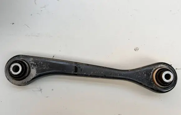 Volkswagen Touran I Rear control arm 1K0501529F