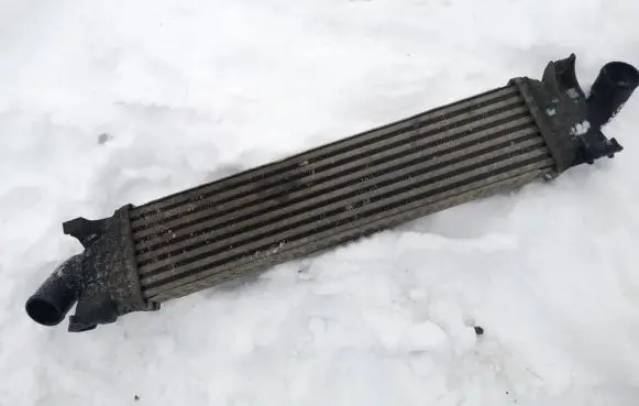 Ford Focus Intercooler radiator 3m5h9l440ae