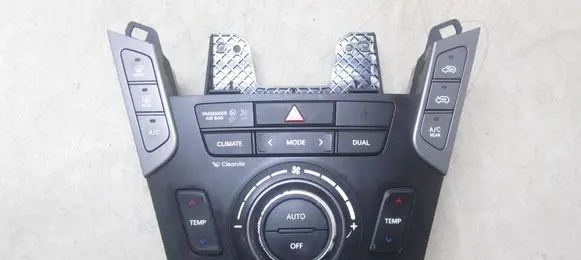 Hyundai Santa Fe Climate control/heater control trim 97250-2W800