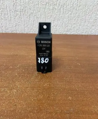 Land Rover Discovery 5 Glow plug pre-heat relay 0281003123