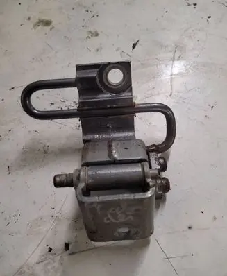 Porsche Cayenne (9PA) Rear door lower hinge 7L0833412A