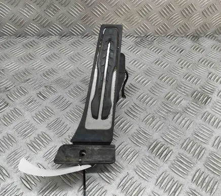 BMW 8 G14 Accelerator throttle pedal 6889824