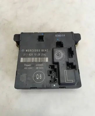 Mercedes-Benz E W211 Door control unit/module 2118201526 0Z061J5X 356805