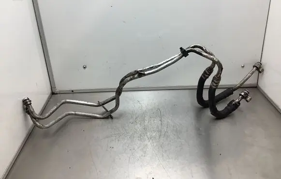 Jaguar XF X250 Gearbox oil cooler pipe/hose 4R837R081BD