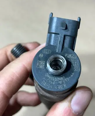 Ford Turneo Courier Fuel injector 0445110489 Cv6q9f593