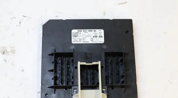 Volkswagen Golf Sportsvan Other control units/modules 5Q0937086BL