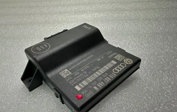 Audi A4 S4 B8 8K Gateway control module 8T0907468M 8T0907468H