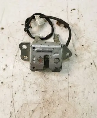 Toyota Yaris Loading door lock 