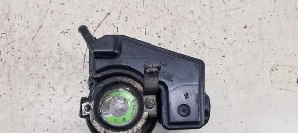 Citroen Xsara Picasso Power steering pump 9636320580
