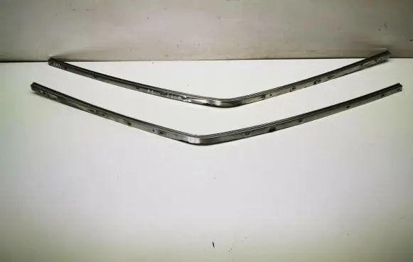 Roof trim bar molding cover
