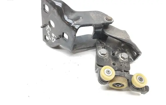 Renault Kangoo III Sliding door middle roller runner 824122907R