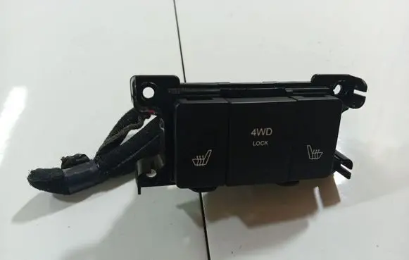 Hyundai Santa Fe Seat heating switch 60404A
