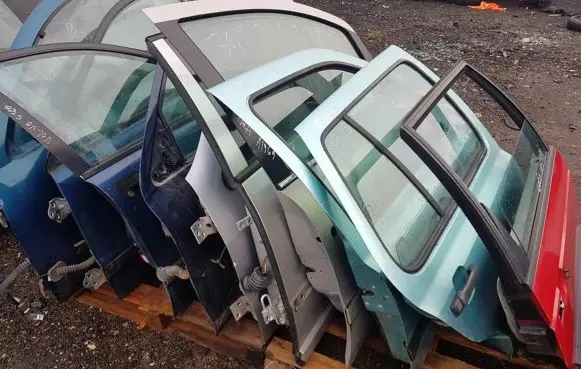 Volvo S40, V40 Front door melynos