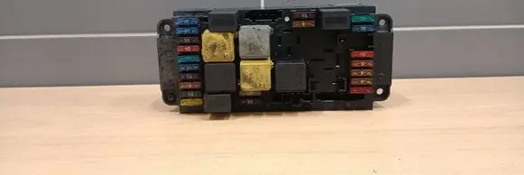 Mercedes-Benz C W203 Fuse module 2035451001 5DK00797350