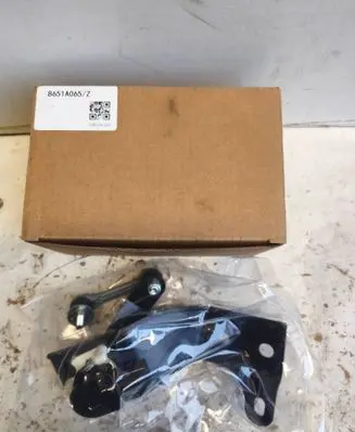Mitsubishi Pajero Headlight/headlamp level sensor 8651A065