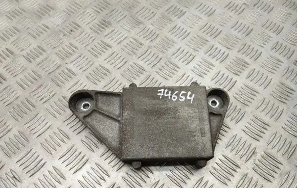 Jaguar XE Rear differential/diff mount bracket GX734B148CB