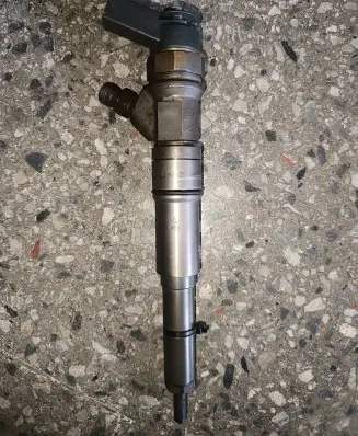 BMW X3 E83 Fuel injector 0445110216 7793836