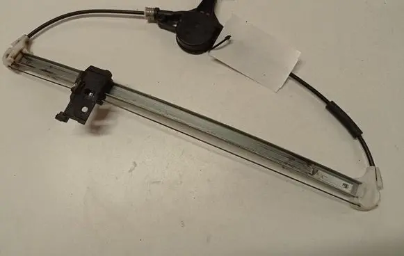 Mazda 3 II Rear window lifting mechanism without motor