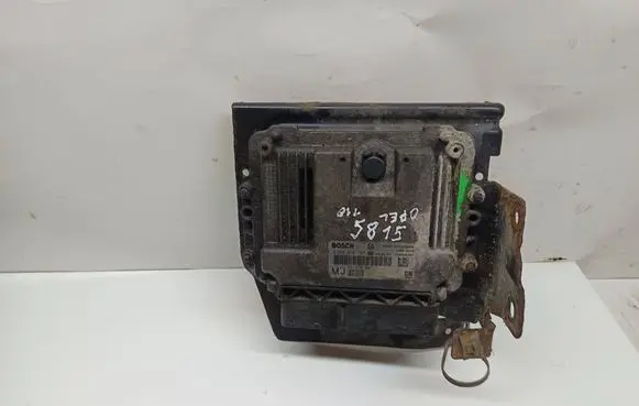 Opel Zafira B Engine control unit/module 0281015767 55570807 1039S36393