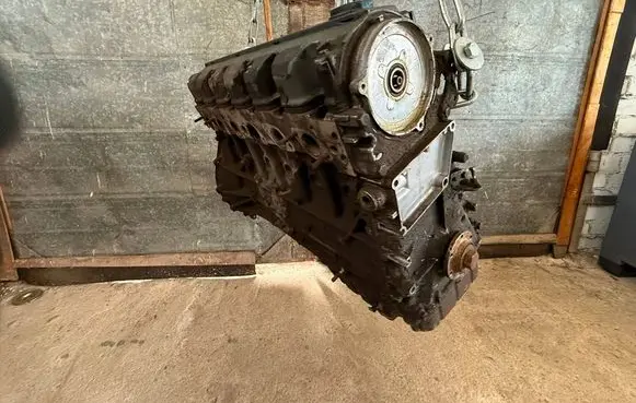 Mercedes-Benz 190 W201 Engine 103942 A1030110901 1030110901
