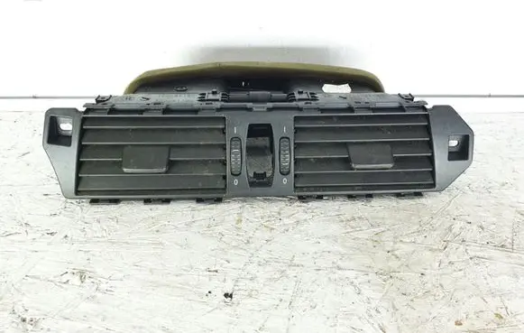 BMW 5 E60 E61 Dash center air vent grill 05114001 05148001