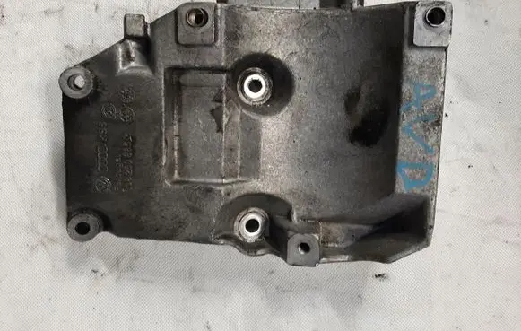Audi A4 S4 B6 8E 8H A/C compressor mount bracket 038260885C