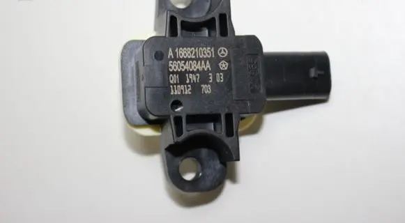 Mercedes-Benz ML W166 Airbag deployment crash/impact sensor A1668210351