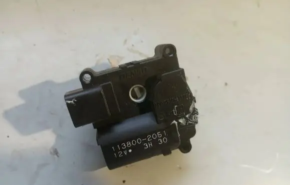 Toyota Corolla Verso AR10 Air flap motor/actuator 1138002051