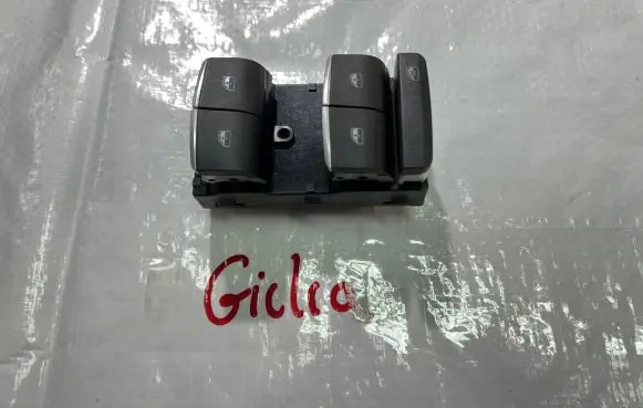 Alfa Romeo Giulia Electric window control switch