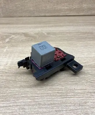 Audi A4 S4 B5 8D Other relay 8D0937503E 1J0906381A
