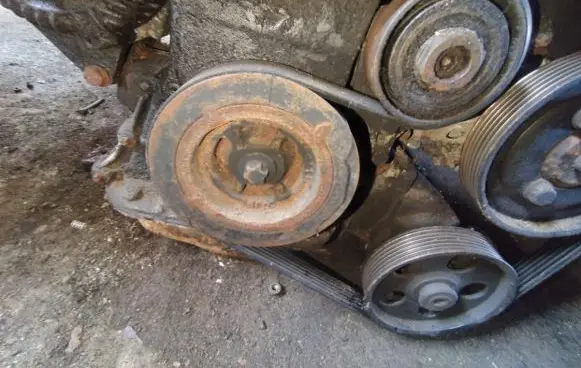 Renault Laguna I Crankshaft pulley