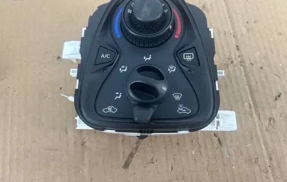 Citroen C1 Climate control unit B000737077 E1068118