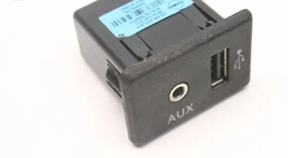 Nissan Pulsar AUX in-socket connector 795405020