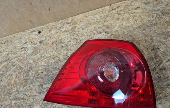 Volkswagen Golf V Rear/tail lights 1K6945095N 02S28490102 A01810350