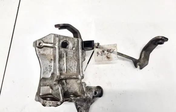 Subaru B9 Tribeca Engine mounting bracket 246260558 246260-558