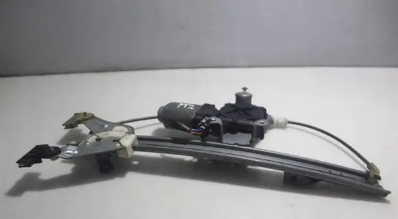 Nissan Primera Rear window lifting mechanism without motor