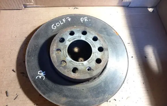 Volkswagen Golf VII Front brake disc