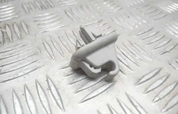 Sun visor clip/hook/bracket