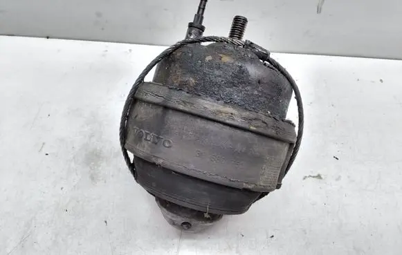 Volvo XC90 Engine mount bracket 30680751