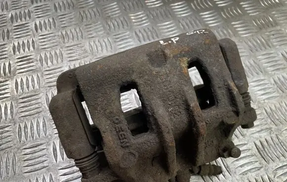 KIA Sorento Front brake caliper