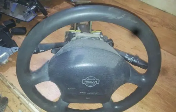 Nissan Micra Steering wheel airbag