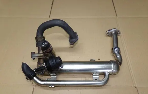 Volkswagen PASSAT B6 EGR valve cooler 03G131512S