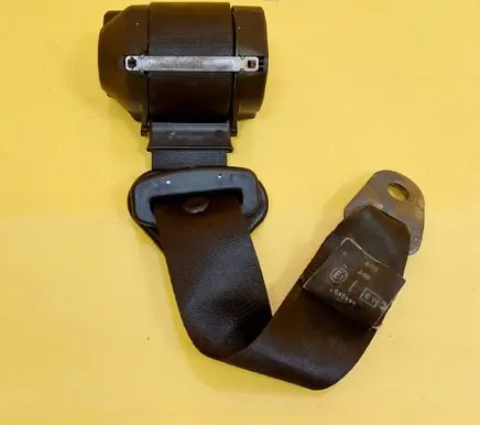 Nissan Micra Rear seatbelt 33048809