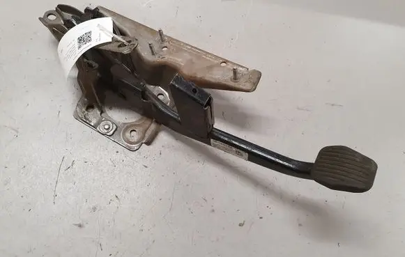 Ford Focus Brake pedal 4M512467CP