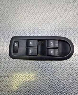 Renault Scenic III - Grand scenic III Electric window control switch 156018070