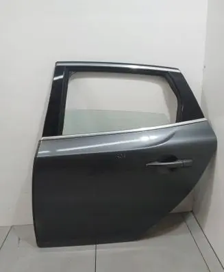 Volvo V40 Front door 