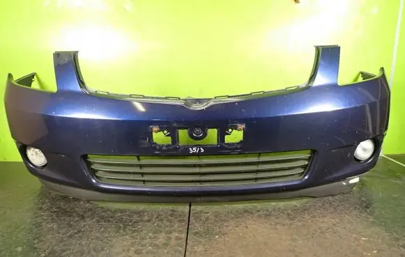 Toyota Corolla Verso E121 Front bumper 8P4